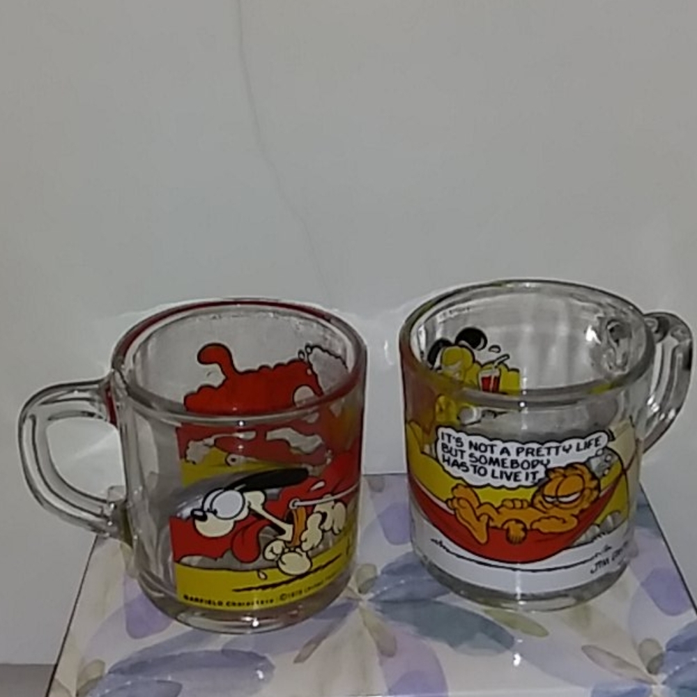 VTG 2 Garfield Odie Glass mugs Jim Davis 1978
